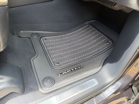 Used 2019 RAM 1500 Limited AWD/4WD image 18