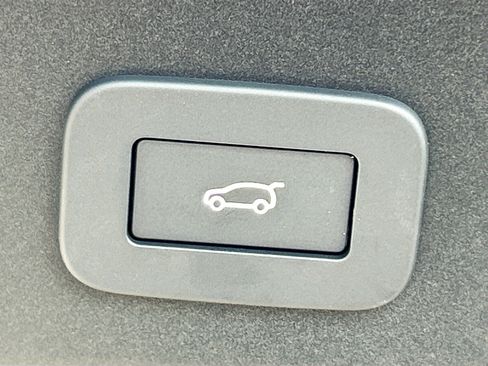 New 2026 Land Rover Range Rover Evoque S image 9