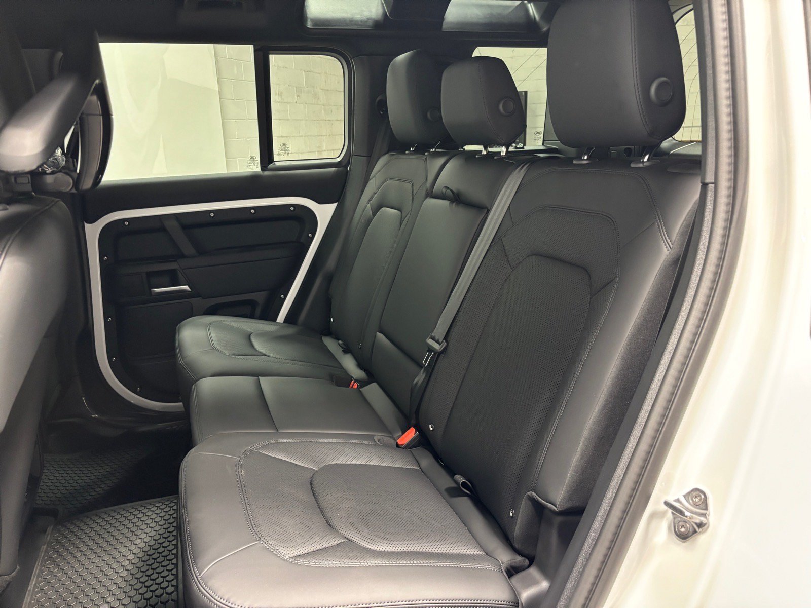 Used 2026 Land Rover Defender 110 S AWD/4WD image 27