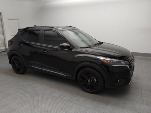 Used 2023 Nissan Kicks SR FWD image 11