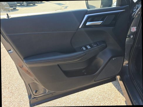 Used 2025 Mitsubishi Outlander SE AWD/4WD image 9