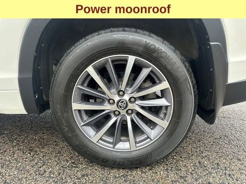 Used 2018 Toyota Highlander XLE image 12