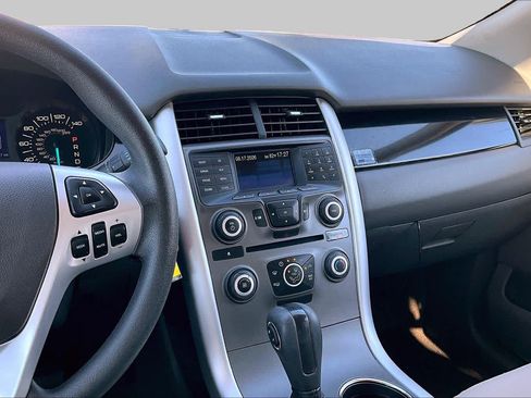 Used 2013 Ford Edge SE FWD image 5