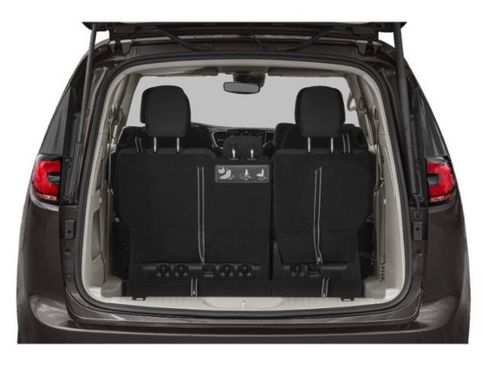 Used 2022 Chrysler Pacifica Touring-L FWD image 14