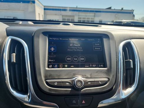 Used 2022 Chevrolet Equinox LT image 23