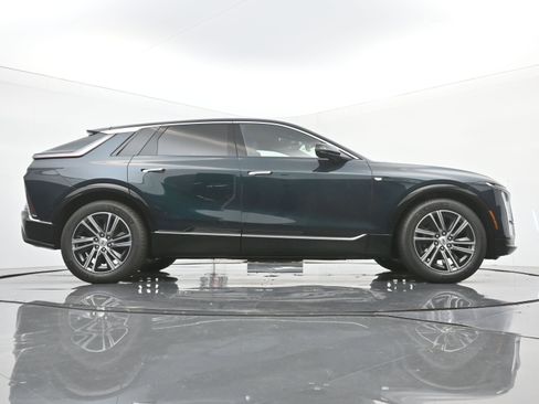 New 2025 Cadillac Lyriq Luxury image 20