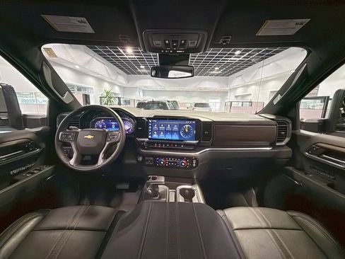 Used 2024 Chevrolet Silverado 1500 High Country w/ High Country Premium Package image 16