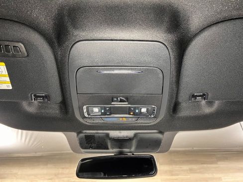 Used 2025 Ford F150 Lariat w/ Equipment Group 501A Mid image 18