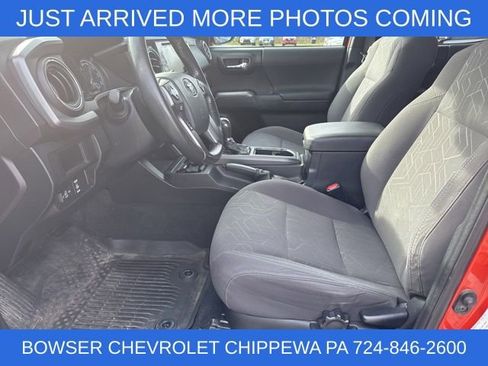 Used 2016 Toyota Tacoma TRD Off-Road w/ Towing Package image 6