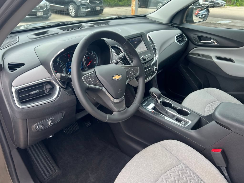 Used 2024 Chevrolet Equinox LT AWD/4WD image 6