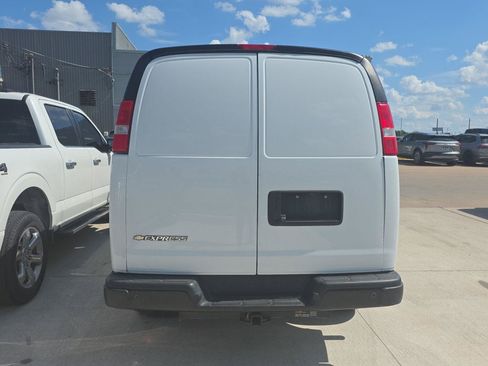 Used 2022 Chevrolet Express 2500 w/ Communications Package RWD image 7