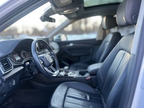 Used 2023 Audi Q5 2.0T Premium w/ Convenience Package image 14