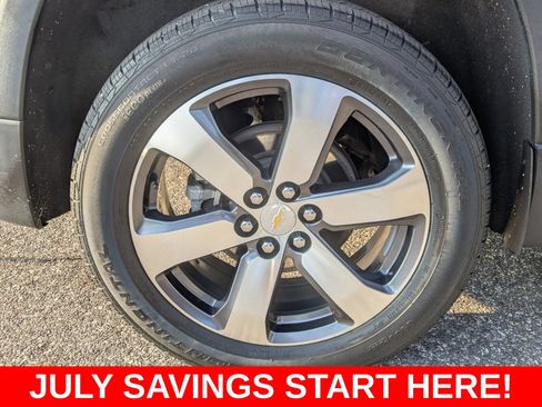 Used 2020 Chevrolet Traverse LT w/ LT Premium Package AWD/4WD image 13