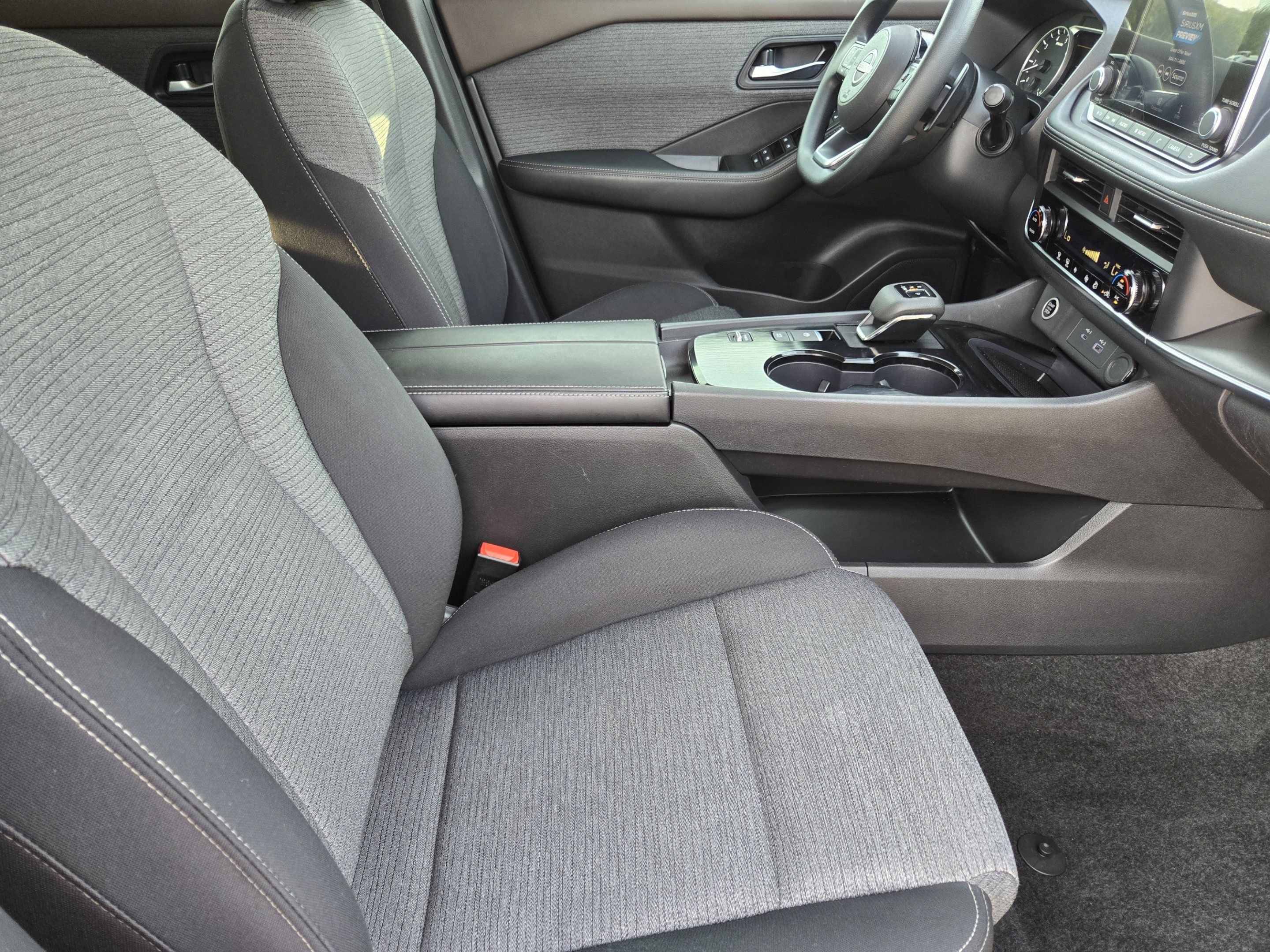 Used 2023 Nissan Rogue SV FWD image 10