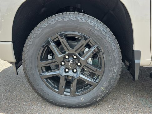 New 2026 Chevrolet Silverado 1500 RST w/ Dark Appearance Package AWD/4WD image 9