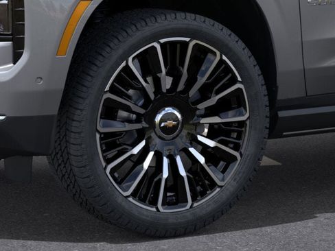 New 2026 Chevrolet Suburban High Country image 35