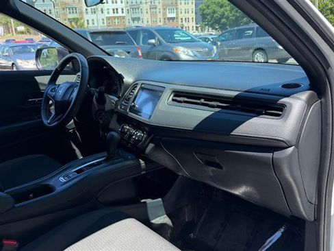 Used 2021 Honda HR-V Sport image 14