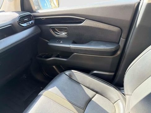 Used 2025 Honda Pilot Touring image 22