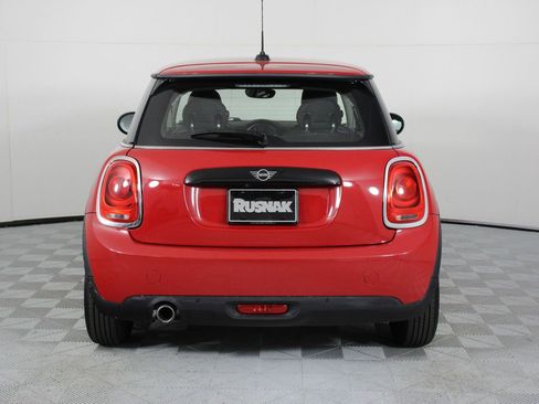 Used 2021 MINI Cooper 2-Door Hardtop image 5