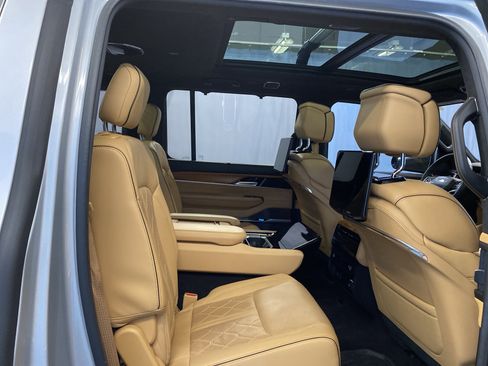 Used 2022 Jeep Grand Wagoneer Series III w/ Rear Seat Video Group 1 image 41