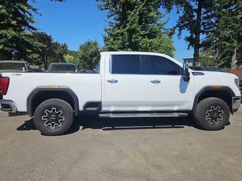 Used 2023 GMC Sierra 3500 SLT w/ SLT Premium Package AWD/4WD image 8