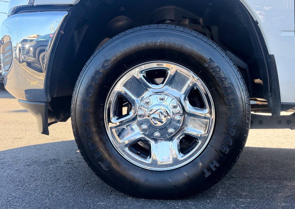 Used 2024 RAM 3500 Tradesman w/ Chrome Appearance Group AWD/4WD image 3