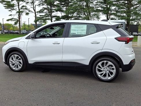 New 2027 Chevrolet Bolt LT w/ Comfort Package FWD image 8