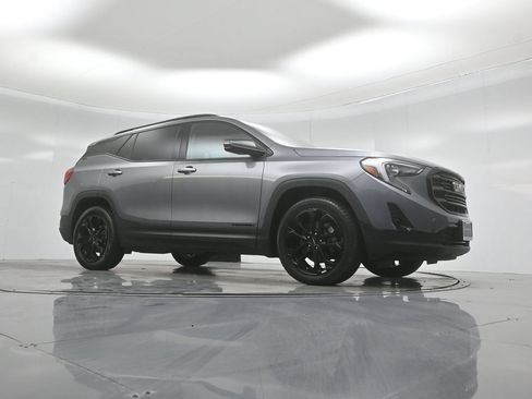 Used 2020 GMC Terrain SLT w/ Preferred Package FWD image 4