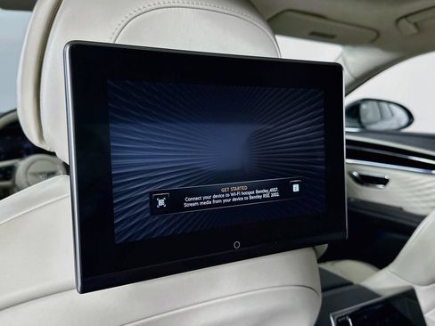 Used 2026 Bentley Flying Spur Azure AWD/4WD image 26