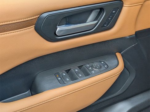 New 2025 Nissan Armada SL image 19