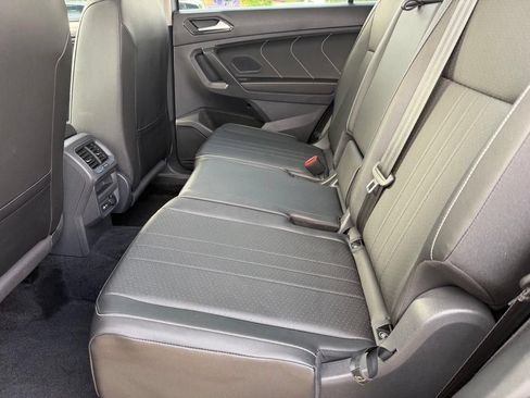Used 2023 Volkswagen Tiguan SE FWD image 15