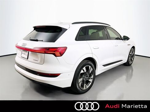 Used 2022 Audi e-tron Premium w/ Convenience Plus Package image 7