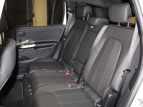 Certified 2026 Mercedes-Benz GLB 250 4MATIC image 33