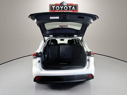 Used 2023 Toyota Highlander XLE AWD/4WD image 27