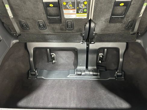 Used 2024 Toyota Sienna LE image 19