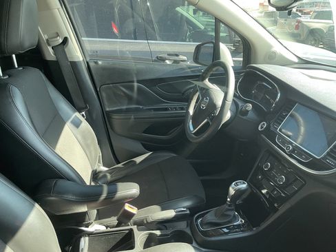 Used 2021 Buick Encore Preferred FWD image 5