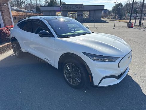 Used 2021 Ford Mustang Mach-E Premium image 6