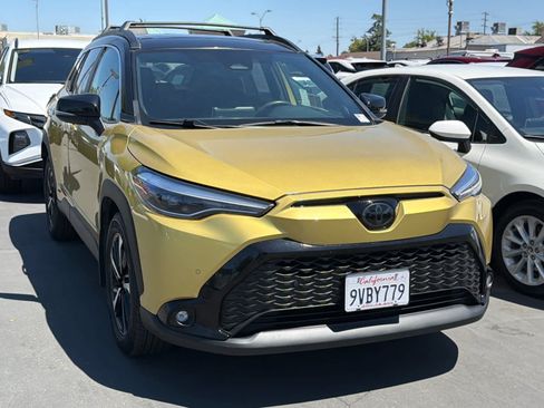 Used 2023 Toyota Corolla Cross AWD Hybrid w/ Convenience Package image 3