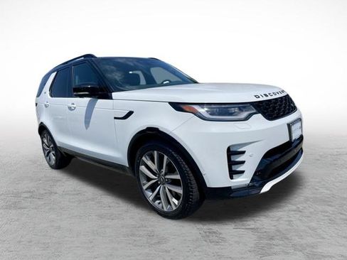 Certified 2025 Land Rover Discovery Dynamic SE AWD/4WD image 3