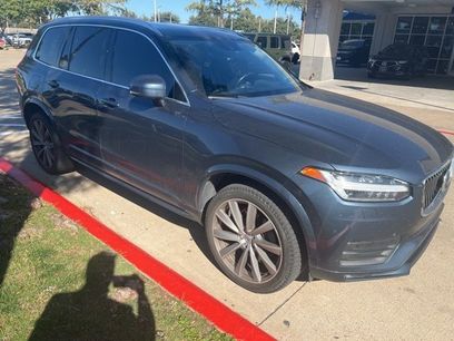 Used 2021 Volvo XC90 T5 Momentum w/ Advanced Package