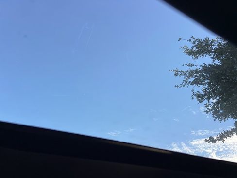 Used 2025 Chevrolet Trax RS w/ Sunroof Package image 20