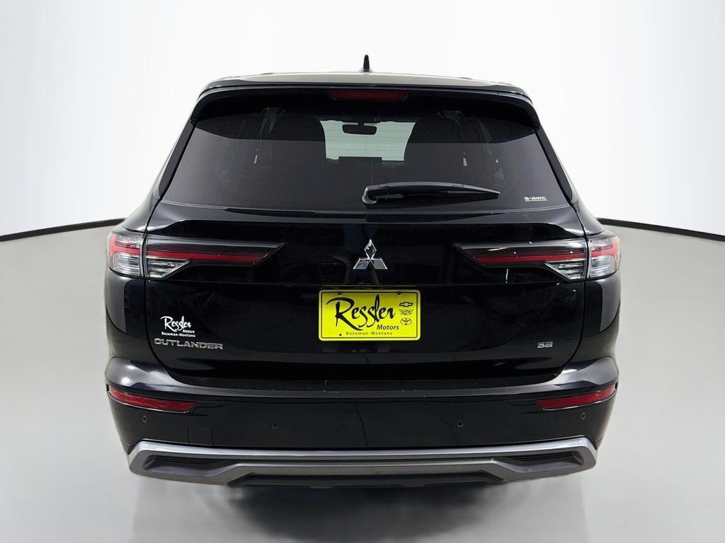 Used 2025 Mitsubishi Outlander AWD image 7