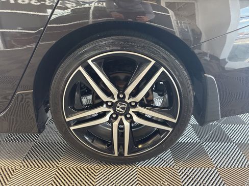 Used 2017 Honda Accord Sport image 8