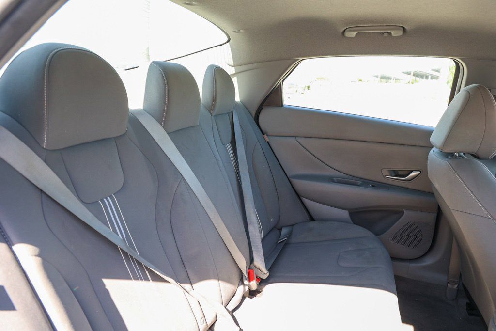 Used 2024 Hyundai Elantra SEL FWD image 18