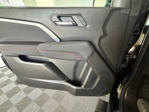 Used 2024 Chevrolet Colorado Z71 w/ LPO, Dark Essentials Package AWD/4WD image 17