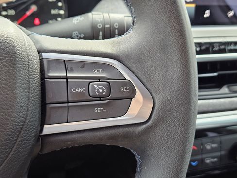 Used 2022 Jeep Compass Latitude image 27