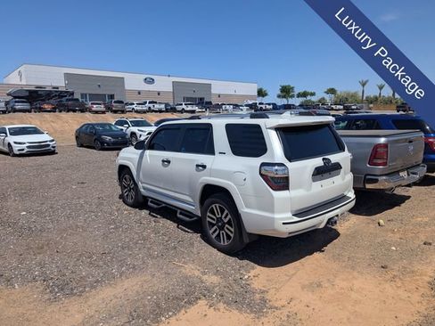 Used 2016 Toyota 4Runner Limited AWD/4WD image 9