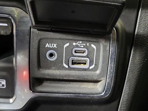 Used 2021 Jeep Wrangler Sport AWD/4WD image 23
