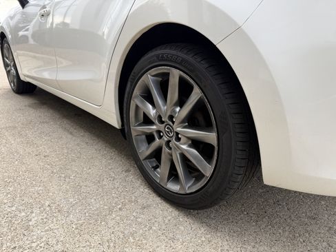 Used 2018 MAZDA MAZDA3 Grand Touring w/ Premium Equipment Package image 14