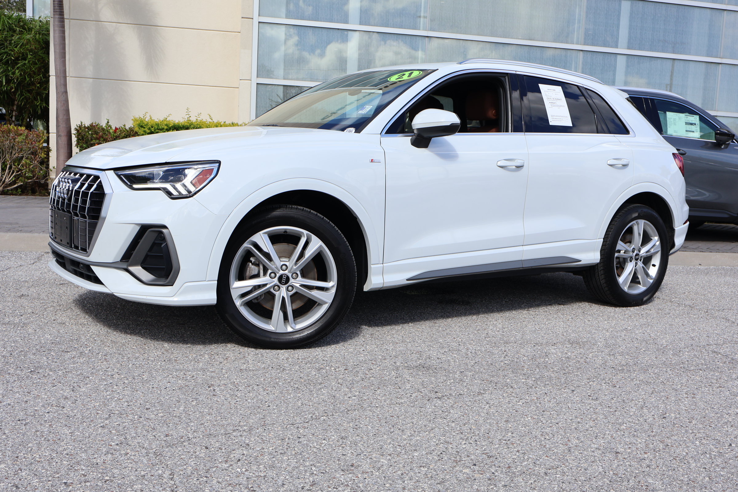 Used 2021 Audi Q3 2.0T Premium Plus w/ Premium Plus Package AWD/4WD image 1